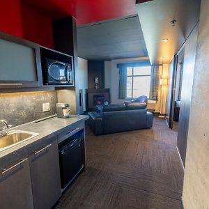 Prestige King Suite